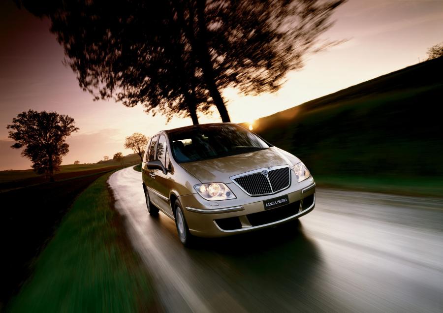  Lancia Phedra 2002 года  (фото 114 из 123)